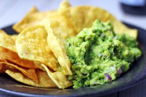 Taco su guacamole ir aštriąja salsa